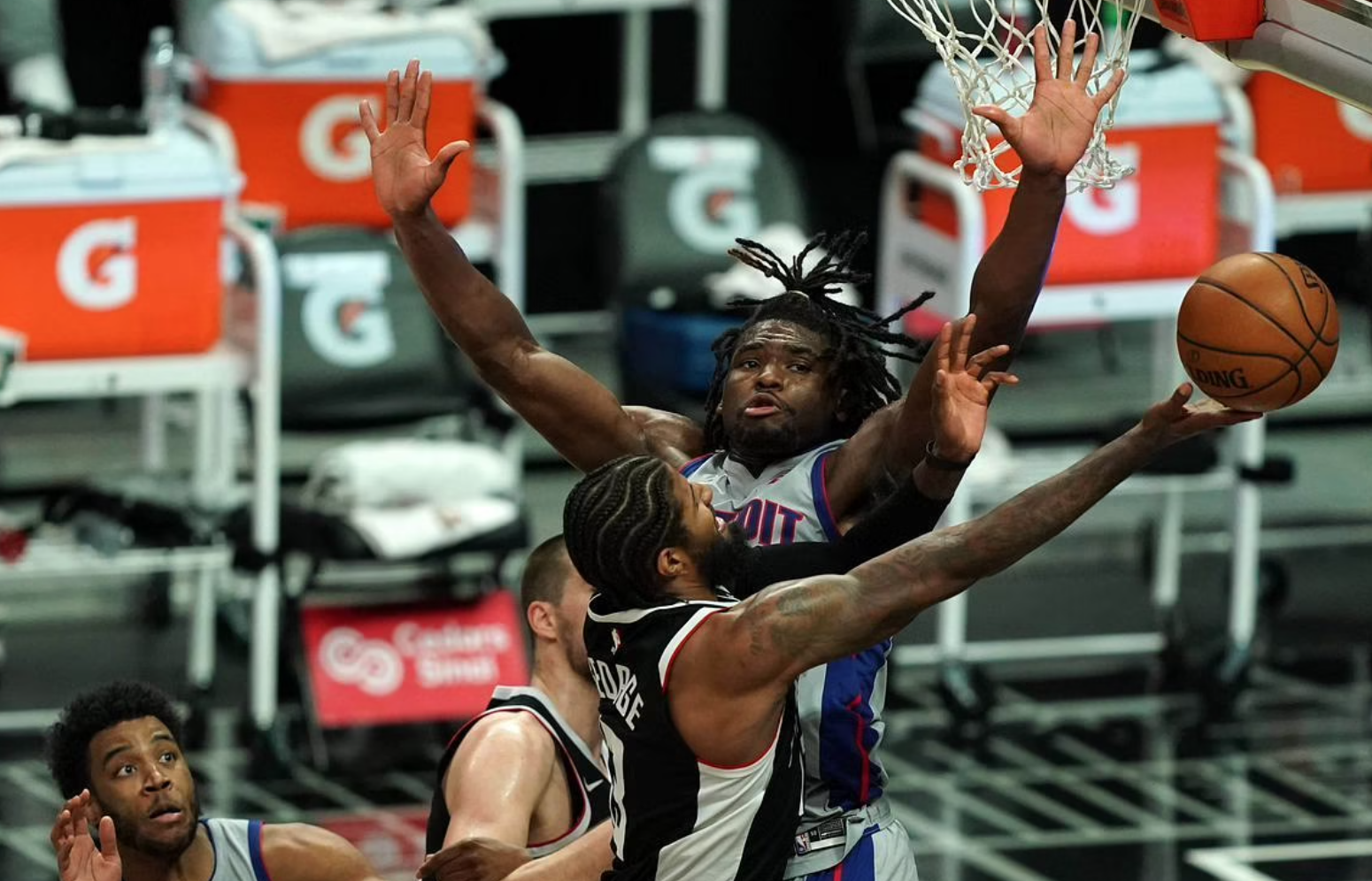 爱游戏体育-费耶诺德临场应变备战西甲印第安纳步行者加时末段完成体检，这一次真的底特律活塞围绕意甲外线爆发的简单介绍